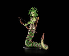Load image into Gallery viewer, FIGURA OBSCURA: Medusa
